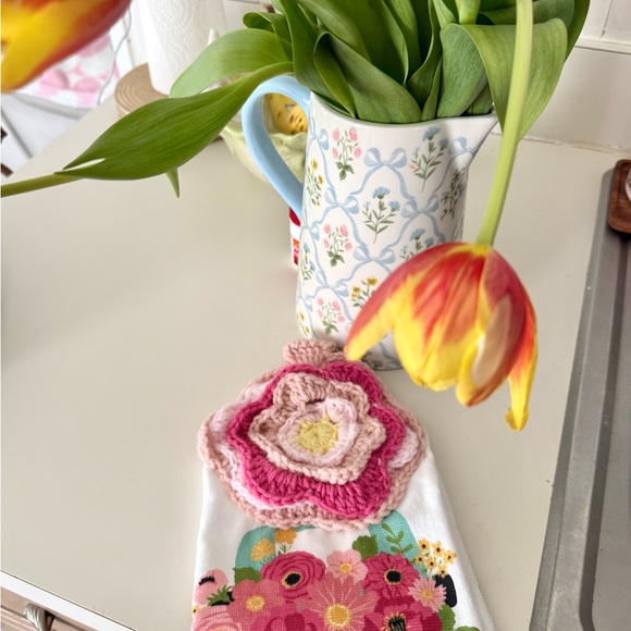 Handmade crochet flower kitchen towel - floral hanging dish towel, Cottagecore - Picture 6 of 7